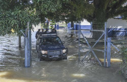 TINJAUAN BANJIR DI TUMPAT