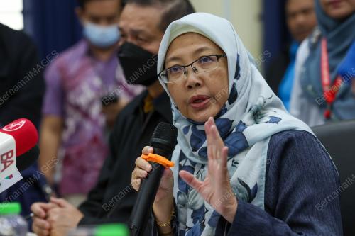 DR ZALIHA MUSTAFA