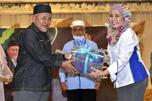DATUK TUAN IBRAHIM TUAN MAN