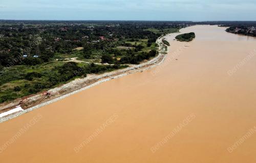 PROJEK TEBATAN BANJIR SUNGAI KELANTAN