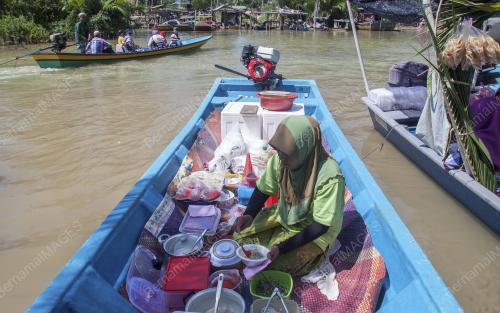 KB03_24092016_PASAR_TERAPUNG