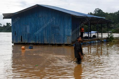 TINJAUAN MUSIM TENGKUJUH