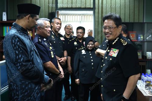 TAN SRI AZAM BAKI