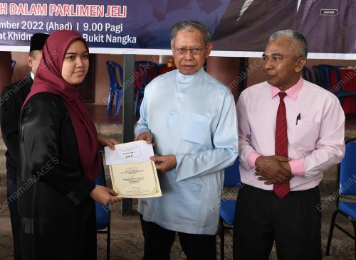 DATUK SERI MUSTAPA MOHAMED