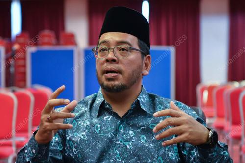 SENATOR DR ZULKIFLI HASAN