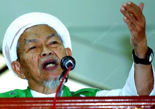 NIK ABDUL AZIZ NIK MAT