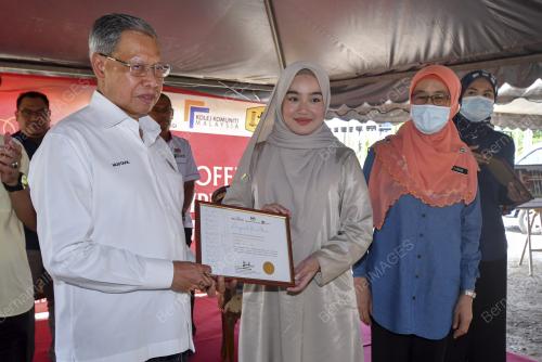 DATUK SERI MUSTAPA MOHAMED