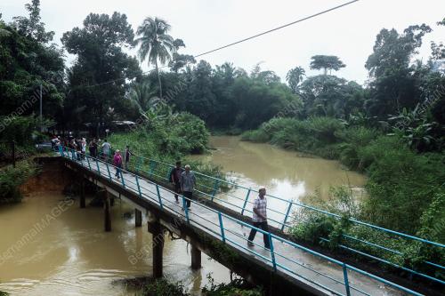 JAMBATAN SUNGAI MELOR DI KAMPUNG SRI KULIM