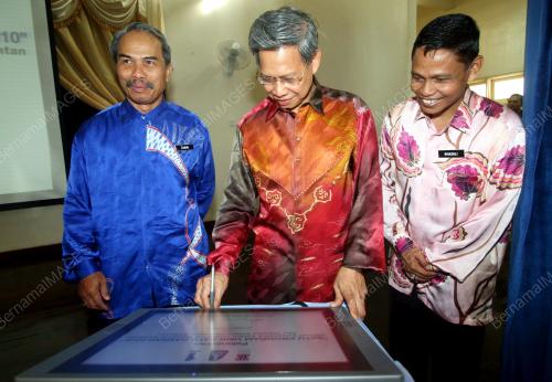 MUSTAPA MOHAMED