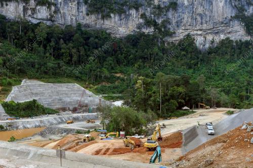 EMPANGAN HIDROELEKTRIK NENGGIRI