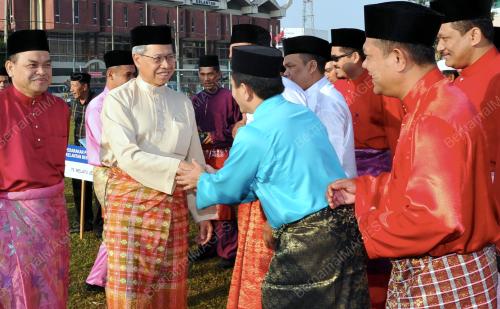 DATUK SERI MUSTAPA MOHAMED