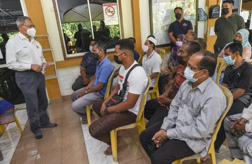 DATUK SERI MUSTAPA MOHAMED