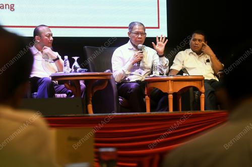 DATUK SERI MUSTAPA MOHAMED