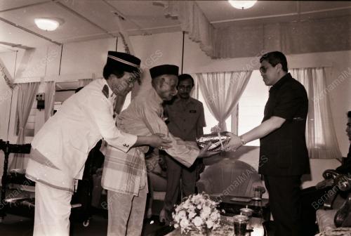 TUANKU ISMAIL PETRA (SULTAN KELANTAN)