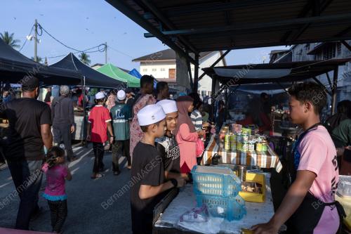 TINJAUAN BAZAR RAMADAN