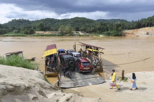 TINJAUAN PENGKALAN FERI MUSIM PERAYAAN