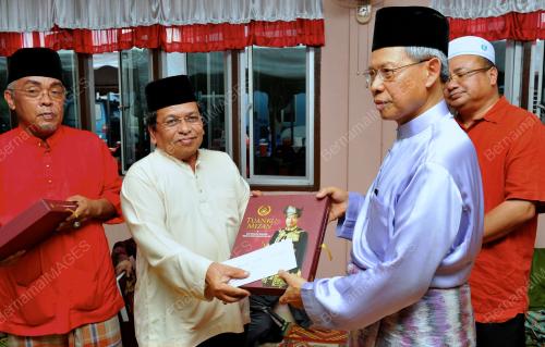 DATUK SERI MUSTAPA MOHAMED