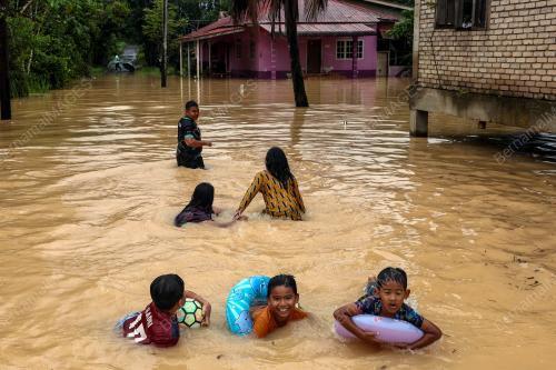 TINJAUAN BANJIR DI KAMPUNG KUBANG KUAU