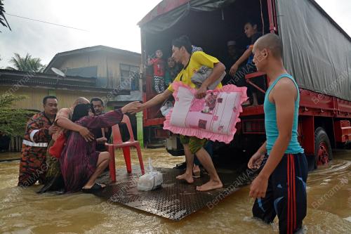 KB04_04012017_BANJIR_BOMBA