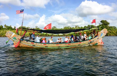 PERAHU KOLEK
