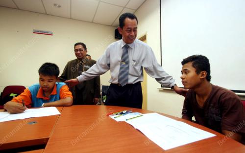 HUSSAIN AWANG