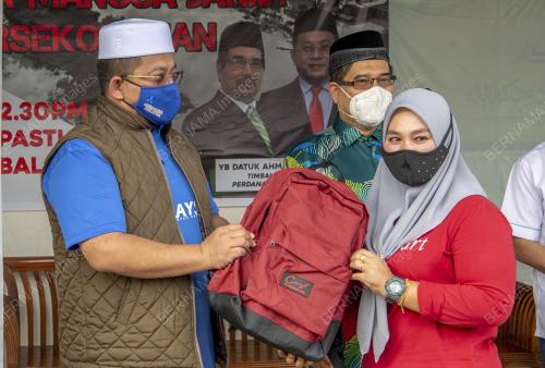 DATUK AHMAD MARZUK SHAARY