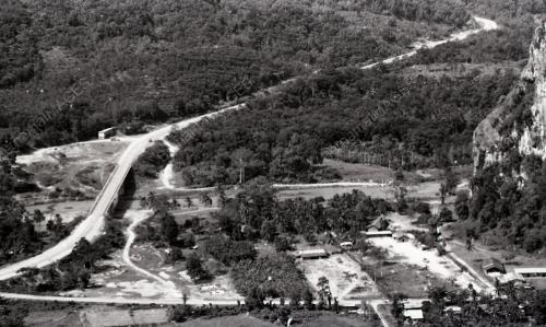 LEBUHRAYA TIMUR BARAT
