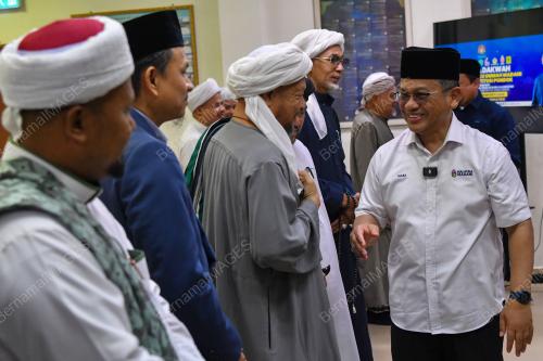DATUK DR MOHD NAIM MOKHTAR