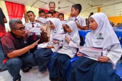 DATUK MOHD RAZMAN YAACOB