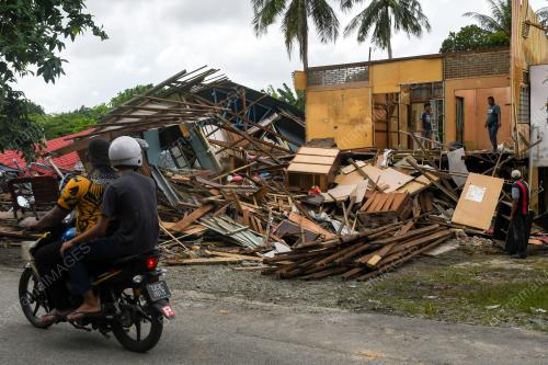 ROBOH PENEMPATAN PENDUDUK JALAN ATAS PALOH