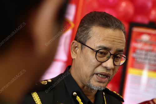 AZMAN ISMAIL