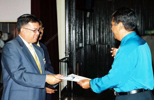 ABDUL LATIFF, TIBI SEDUNIA