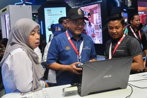DATUK SERI HASNOL ZAM ZAM AHMAD