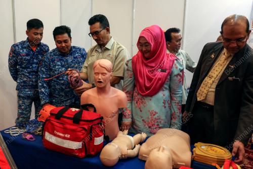DATUK NOR YAHATI AWANG