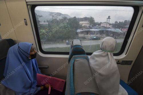 TINJAUAN HARI PERSEKOLAHAN