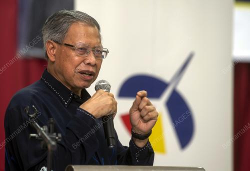 DATUK SERI MUSTAPA MOHAMED