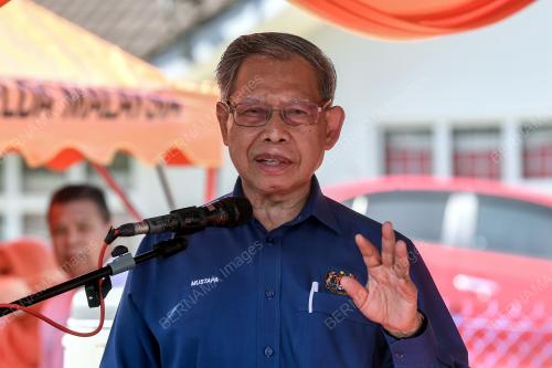 DATUK SERI MUSTAPA MOHAMED