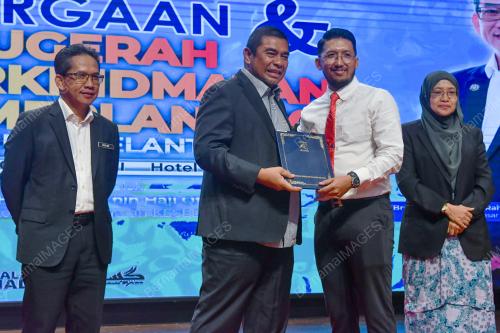 DATUK ZAWAWI OTHMAN