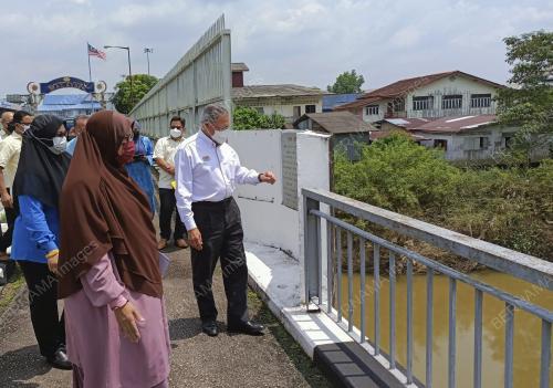 DATUK SERI MUSTAPA MOHAMED