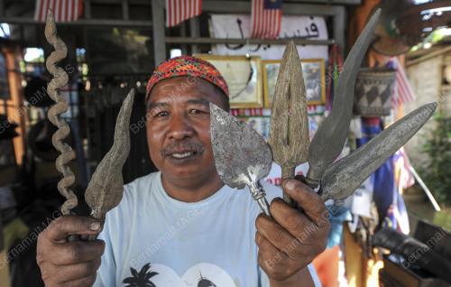 KB04_13022019_TUKANG_BESI