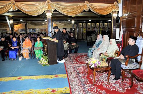 NIK ABDUL AZIZ NIK MAT