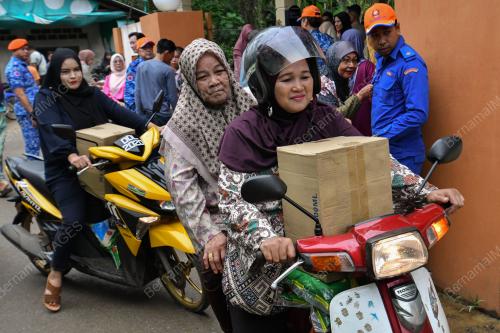 BANTUAN MANGSA BANJIR