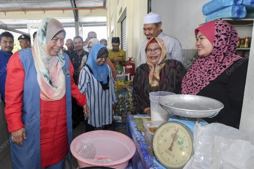 ZURAIDA KAMARUDDIN