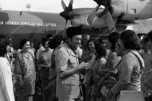 DR. MAHATHIR BIN MOHAMAD