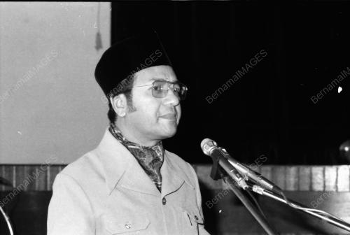 DR. MAHATHIR BIN MOHAMAD