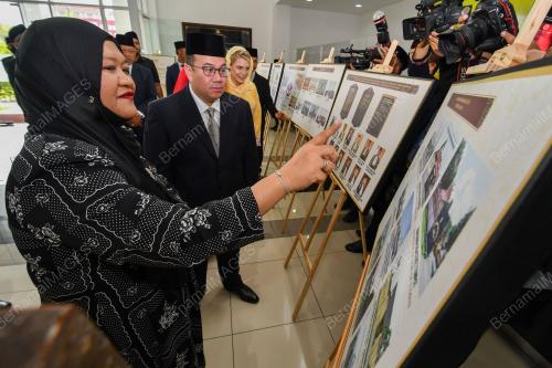 TENGKU DR MUHAMMAD FAIZ PETRA