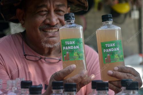 AIR TUAK KELAPA PANDAN