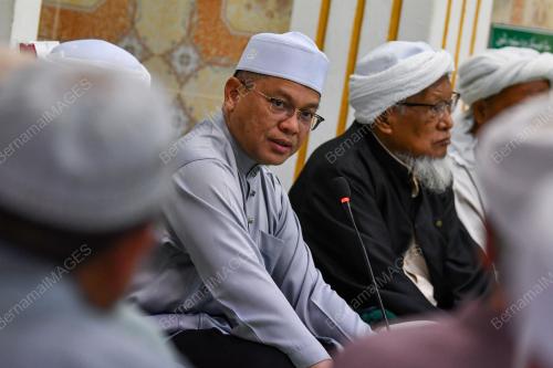 DATUK DR MOHD NA'IM MOKHTAR