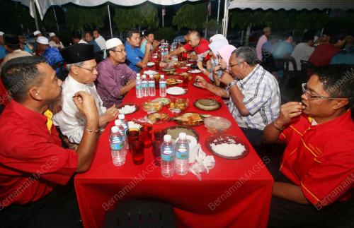 MUSTAPA MOHAMED