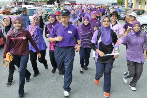 KB04_17032013_WOMEN_PURPLE